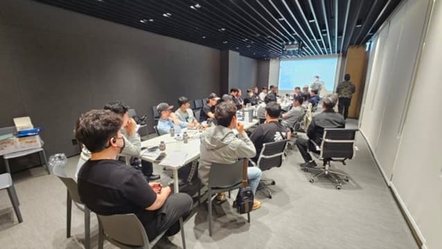 모임 사진 3